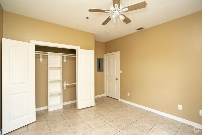 2BR, 1BA - 975SF Secondary Bedroom