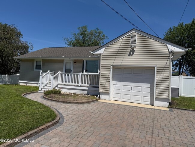 Building Photo - 2305 Oak Tree Rd