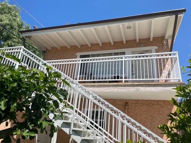 Photo - 1179 Wesley Ave Unit 1179 3/4