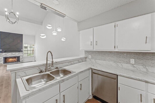 Photo - 6261 Ludington Dr