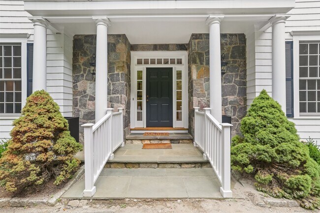 Photo - 5 Winthrop Hill