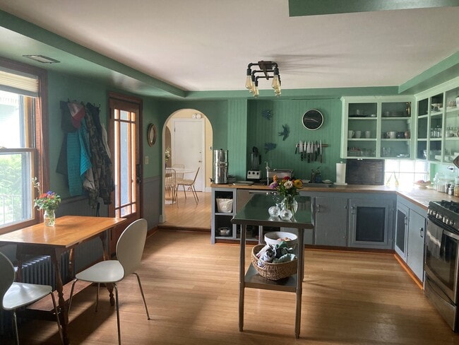 Photo - 410 North St