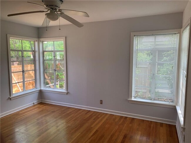 Photo - 704 W 34th St