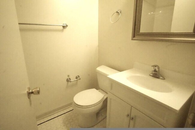 Photo - 1 bedroom in Chicago IL 60640 Unit 54-2