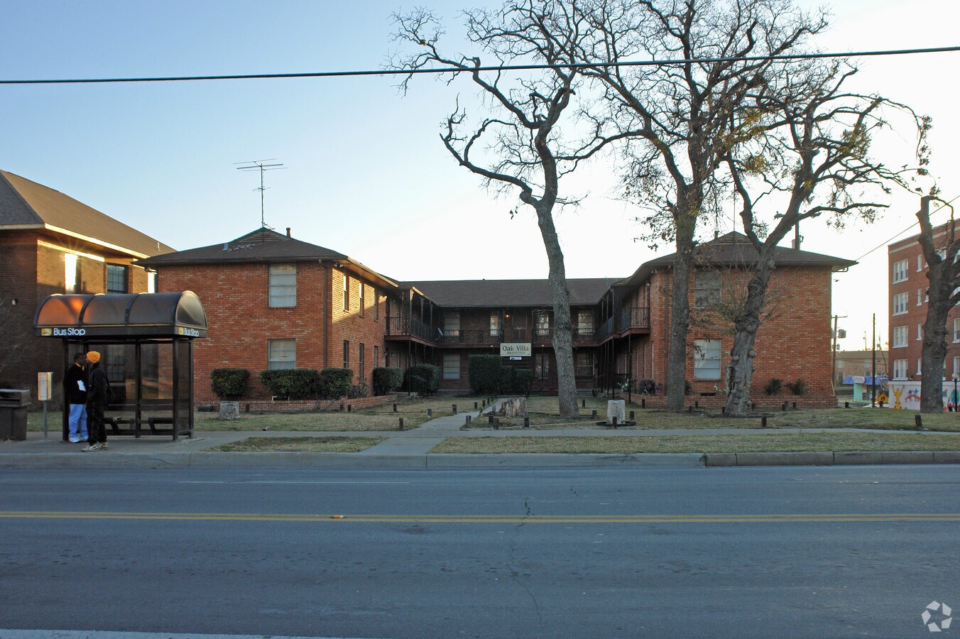 Photo - Oak Villa Apartments
