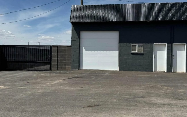 Building Photo - 3152 W 500 N