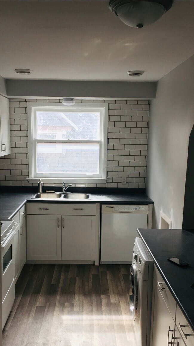 Photo - 311 Dufferin Av Unit 4