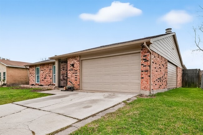 Photo - 14238 Pinewest Dr