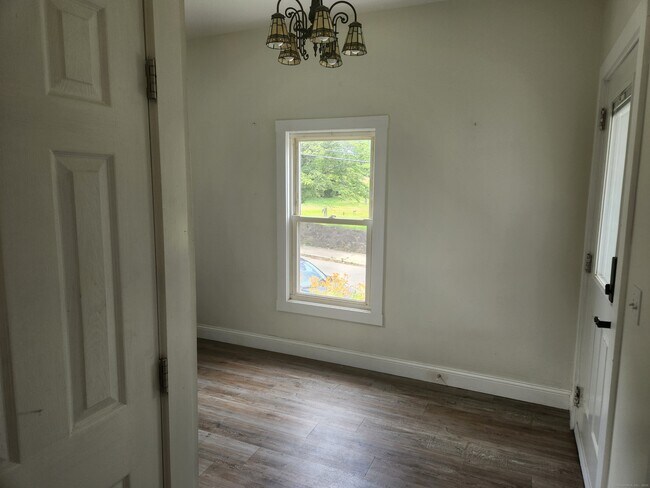 Photo - 40 Oak St