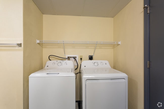 4BR, 2BA