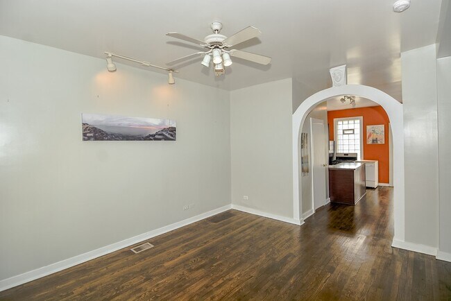 Photo - 1529 W Nelson St Unit J07P