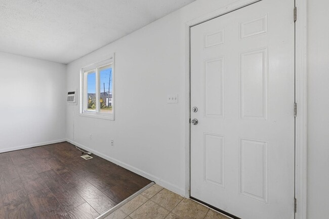 Photo - 3113-3115 Fulmer Road Unit 3113 left