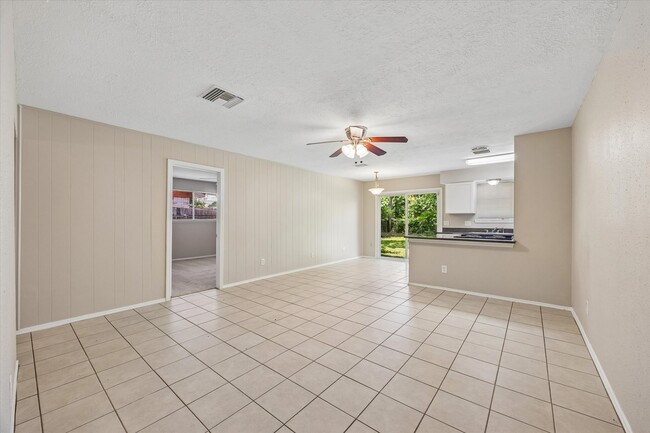 Photo - 15110 Buxley St