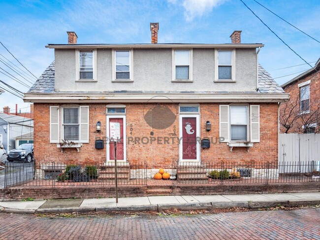 Building Photo - 506 S Lazelle St