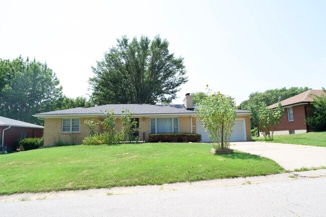 Photo - 1520 N 64 St