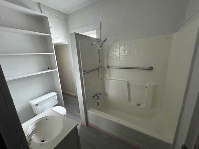 Photo - 711 E 6th Ave