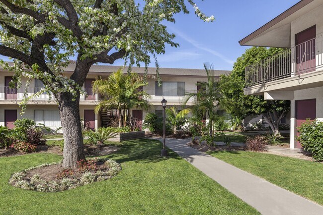 Photo - Casa De Portola Apartments