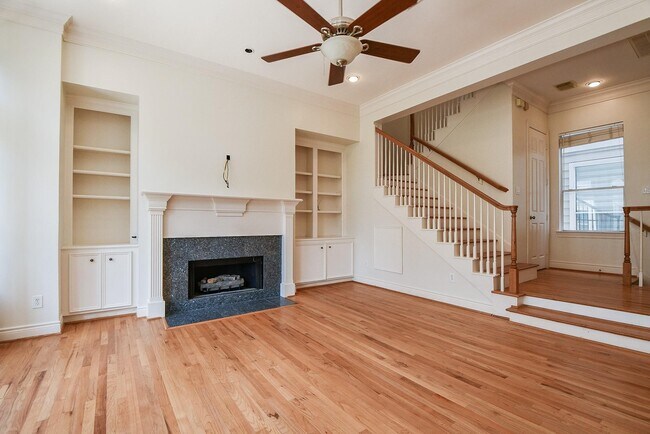 Photo - 1025 Marconi St