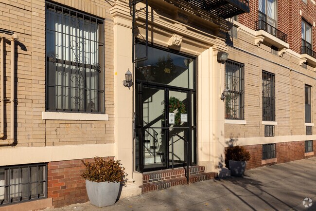 Photo - 403 Avenue C