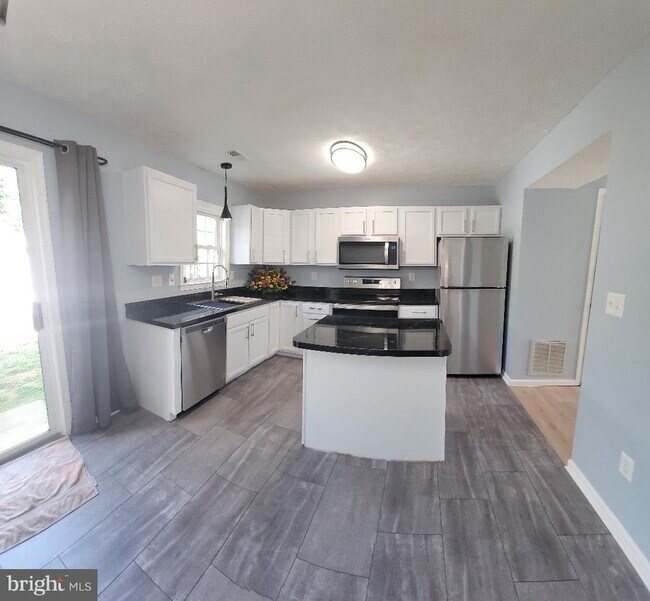 10612 Guilderland Ct