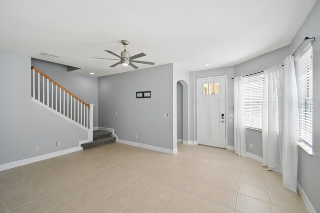 Photo - 531 Hedgewood Dr