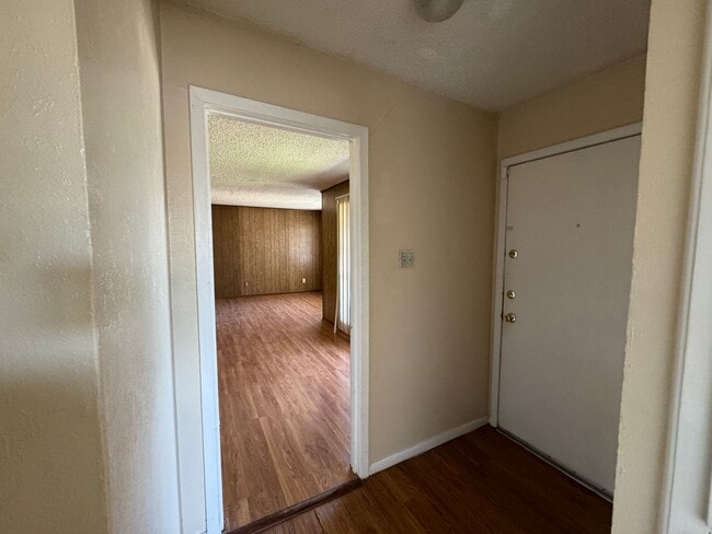 Photo - 1526 Leader Dr