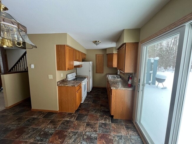 Building Photo - 877 Loon Lake Rd Unit B