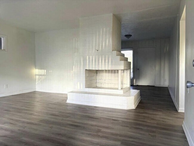 Photo - 3443 Hyland Dr