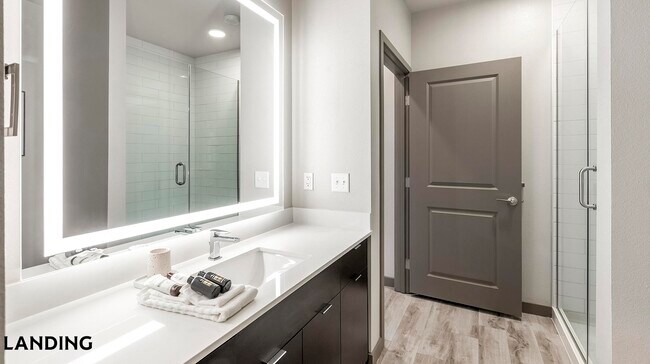 Photo - 3150 W Twain Ave Unidad 318
