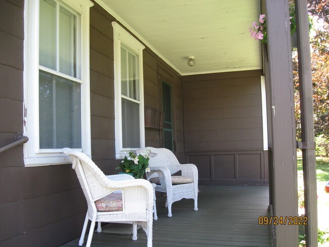 Photo - 461 High St Unidad Apartment B