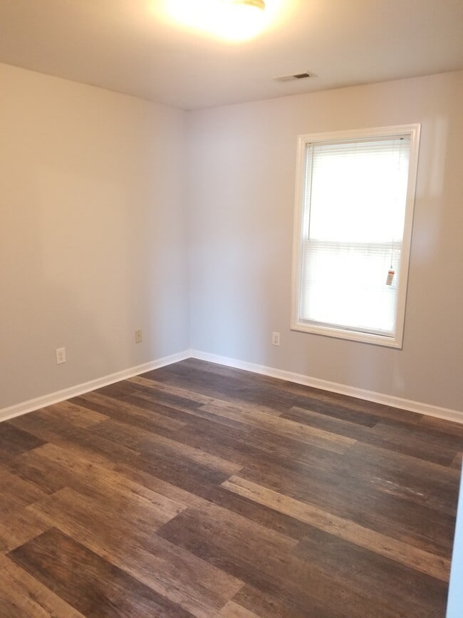 Photo - Cute two bedroom apartment for rent!