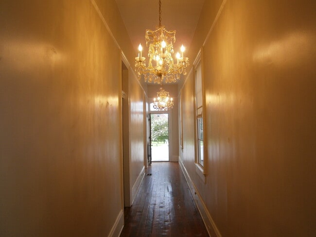 Photo - 220 Amelia St