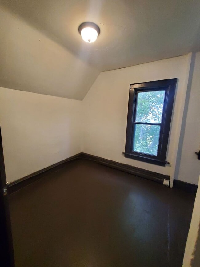 Photo - 2106- 2106A W Keefe Ave Unit 2106A (Upper)