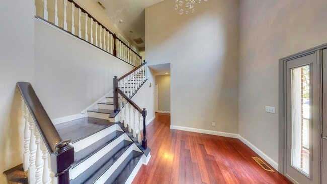 Photo - 425 New Parkside Dr