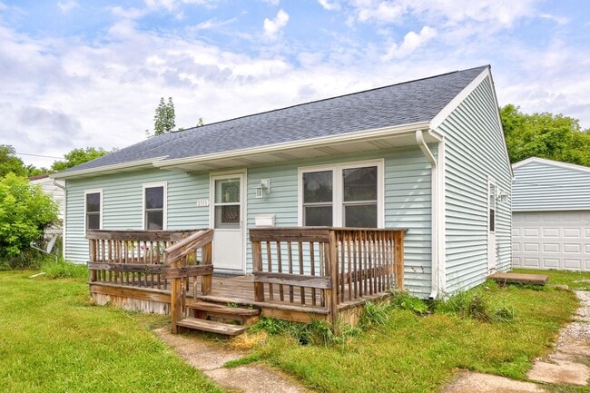 Building Photo - You won't want to miss this home