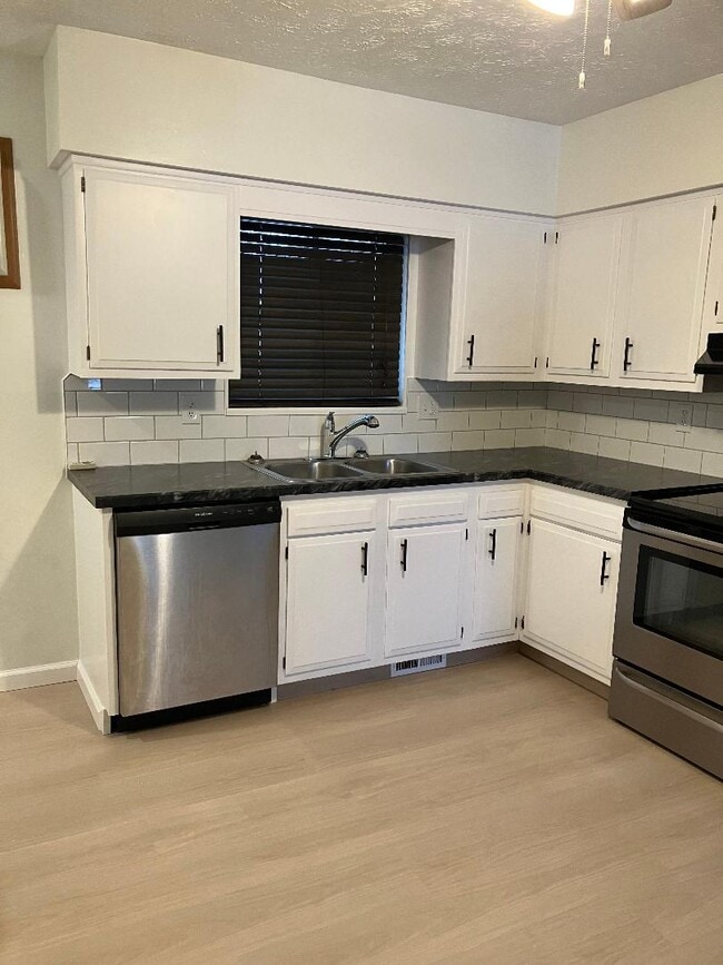 Photo - 4908 Kendal St SW Unidad 4908