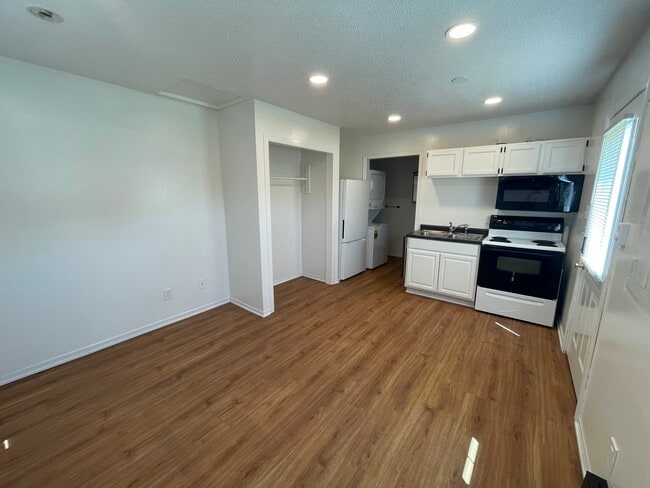 Photo - 309 8th St Unit 3