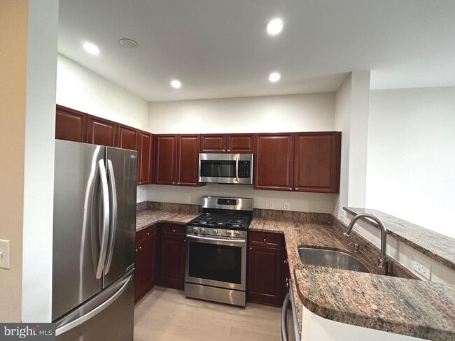 Photo - 1645 International Dr Unit 221