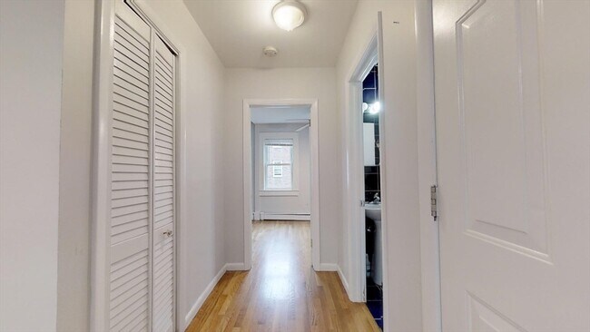 Photo - 159 W 7th St Unit 3