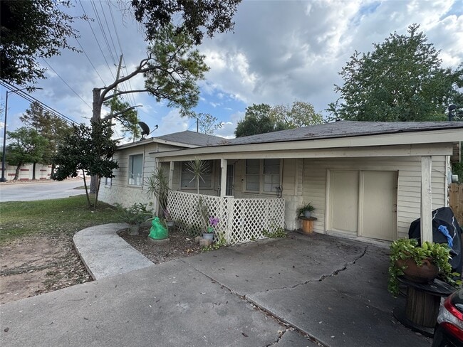 Photo - 4511 S Main St