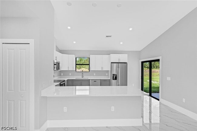 Photo - 633 Windermere Dr