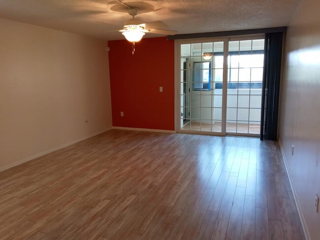Photo - 510 Cranes Way