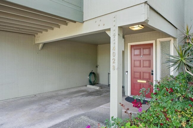 Building Photo - 4028 Farm Hill Blvd