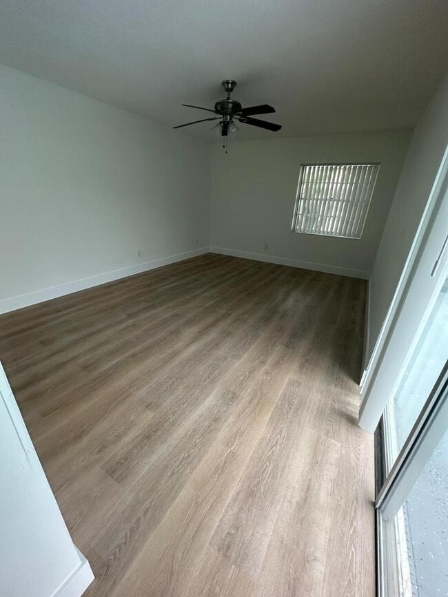 Photo - 9618 Saddlebrook Dr