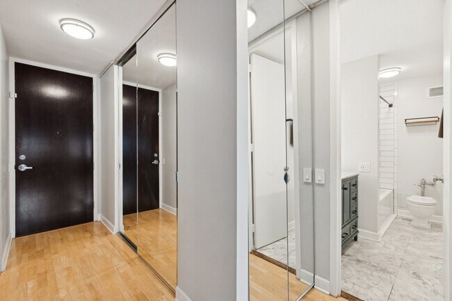 Photo - 535 N Michigan Ave Unidad 712