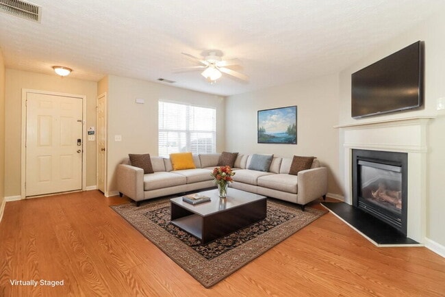 Photo - 348 Springbottom Ct SE