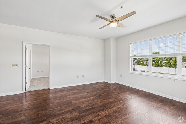 Silverton - 2BR, 2BA - 1,114SF - Living Room