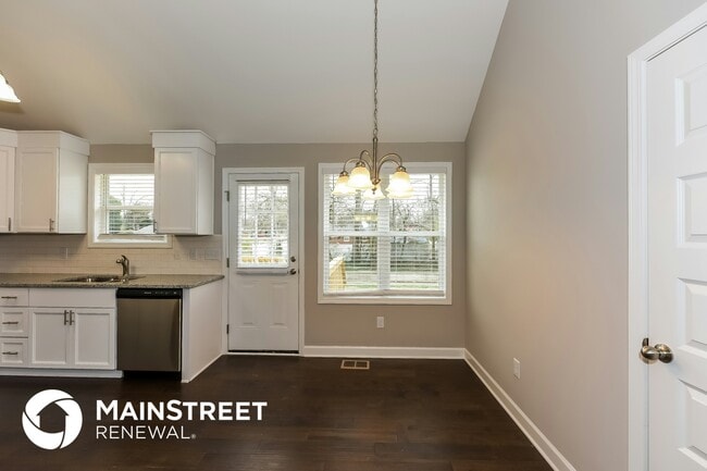 Photo - 840 Duncan St