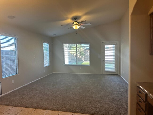 Photo - 1672 W Paisley Dr