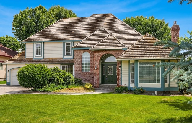 Photo - Home on the Moses Lake Gold Club Golf Course